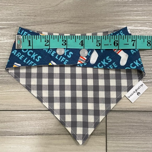 Reversible Bandana With Snaps for Dogs Size Small - Picture 12 of 14